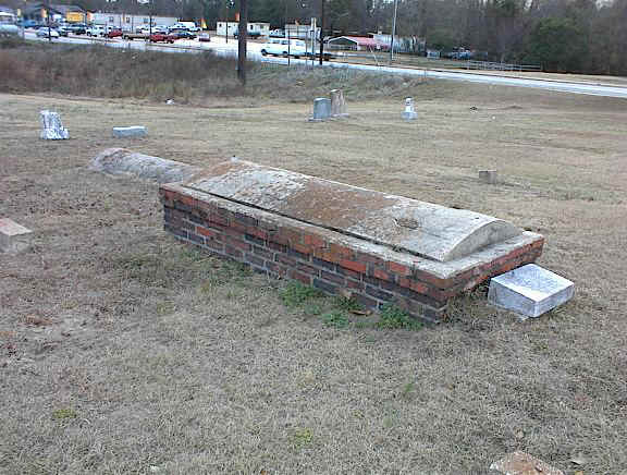 Eleanore Cassebeer grave.jpg (87840 bytes)