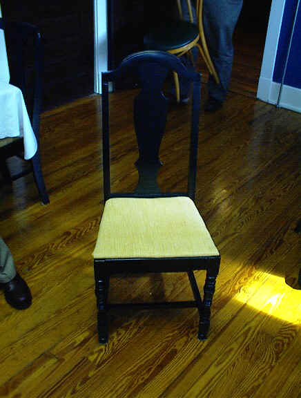 the_chair.JPG (92328 bytes)