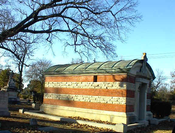 sumtercemetary2.JPG (86199 bytes)